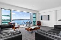 B&B Auckland - Waterfront Deluxe Apartment - Luxury at it's finest! - Bed and Breakfast Auckland