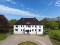 B&B Sörup - Ferienwohnung Gut Hardesby - Bed and Breakfast Sörup