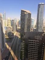 Happy Holiday Dubai beach jbr - B&B