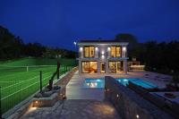 Villa Sokol with tennis court, heating pool, gym and sauna - Ferienwohnung