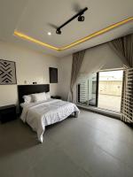 One-Bedroom Apartment with Balcony