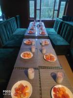 Serene Stay Villa by Doctors - Bed and Breakfast Gulmarg