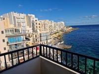 Attard Seafront Apartment 7 in Marsalforn - B&B Żebbuġ