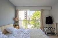 Spacious & Cozy 2-Room with Balcony - B&B Puteaux