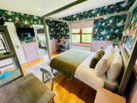 Deluxe Double Room with Bath