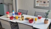 T3, 2ch, classé 3,parking gratuit sur place à 600m de la plage, des commerces ,du port proche st tropez - B&B Cavalaire-sur-Mer