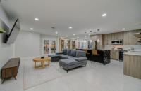 Central Convenience x Modern Luxury - Heart of Houston - B&B Houston