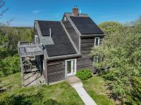 Walk to Beach w Roof-Level Deck - B&B