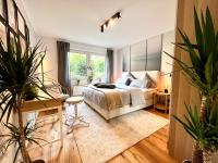 B&B Chemnitz - EDLER WOHNRAUM Noble Stadtoase mit Einbaukaffeevollautomat, Boxspringbett, Parkplatz & Parkett - Bed and Breakfast Chemnitz