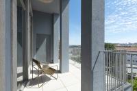 Appartamento con 3 Camere da Letto, Balcone e Vista Città