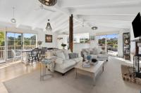 Oceanside haven opposite the surf beach - Ferienwohnung