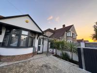 Modern One Bedroom Flat in Twickenham for Business Travelers - Bed and Breakfast