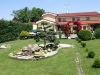 B&B Pezinok - Penzion 77 - Garni - Bed and Breakfast Pezinok