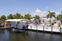 Waterfront Bungalow with Pool and Bikes in Matlacha - B&B Matlacha