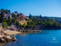 Villa Volos apartment Karmen with roof terrace, sea view, free private parking - Chambres d'hôtes Opatija