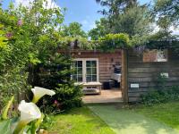 Rustic Lodge, Stunning views & star gazing bath - B&B