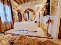 King Room with Spa Bath