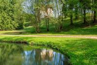 Les Chenes, avec piscine, tennis et lac privatif - B&B Guerquesalles