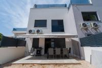 Three-Bedroom Premium Holiday Home Atmosfera with Private Pool&Sauna - Ferienwohnung