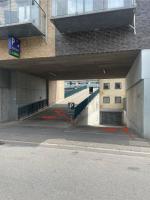 Modern Central Apt with Rooftop, Privat Balcony, & Free Parking, Steps from Aarhus Attractions - Chambres d’hôtes