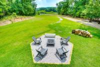 Riverfront Royal Home with Hot Tub and Fire Pits! - B&B Royal