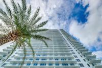 Wake Up To Ocean Views - Stunning 2BDR & 2BA Condo STEPS AWAY FROM THE OCEAN - Chambres d’hôtes Hollywood