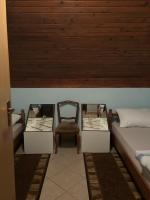 Chambre Lits Jumeaux avec Salle de Bains Commune