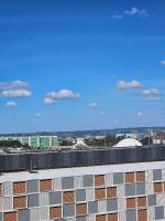 V909 Flat bem espaçoso com varanda vista Esplanada - B&B Brasília