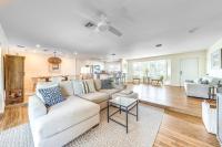 Location, Location! Stylish Home in Palm Beach! - Ferienwohnung