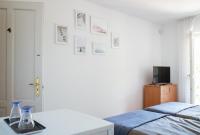 Doppel-/Zweibettzimmer mit Balkon