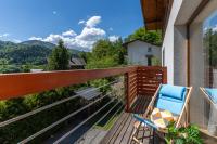 Apartment with Mountain View