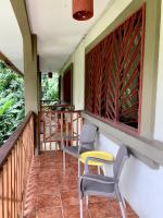 Cozy AC EcoCondo 4 with Pool Wildlife Visits - B&B