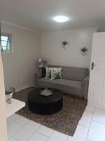 Innes Self-catering Apartment - Ferienwohnung