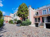 Spacious Apartment a few steps from the Beach - Chambres d’hôtes