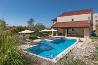 Villa Allegra Istriana in Fazana with sea view & spa - Chambres d'hôtes Fažana