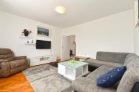 Apartment Davor 2330 - Bed and Breakfast Pula