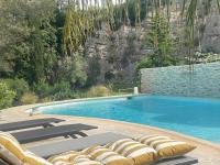 B&B Roquefort-les-Pins - La villa des Carriers- maison avec piscine proche mer - Bed and Breakfast Roquefort-les-Pins