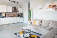 Sea Sun Slatine with 2 bedrooms and pool, near beach - B&B Slatine