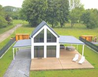 Ferienhaus Mila 70qm bis 5 Gäste mit Fass-Sauna, Whirlpool April bis Oktober, 75qm Terrasse und eingezäunten Garten Haustiere willkommen - B&B Sierosław