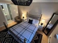 B&B Easthampstead - Bracknell-Beautiful double bedroom with en-suite - Bed and Breakfast Easthampstead