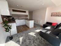 Flat 2 - Luxury Bolton City Centre Apartments - B&B