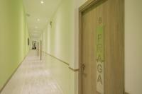 Hostal Adis - B&B Madrid