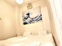 212gblhouse,大阪中心部,道頓堀,難波,心斎橋,黒門市場エリア!USJもすぐ!駅から徒歩1分の広いおしゃれな部屋! - Bed and Breakfast Osaka