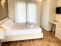 Deluxe Triple Room with Sea View