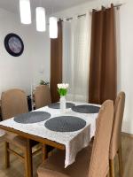 Apartment mit Balkon