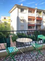 Comfortable homestay, Nice west cosy flat with balcony, near airport, train, beach, public transport, supermarket - Bed and Breakfast Nice