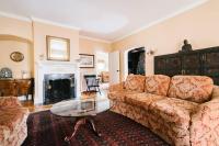 Harvard House-The Gathering Place - B&B
