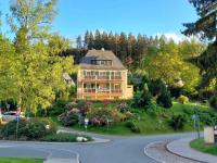 B&B Bad Elster - Ferienwohnungen Villa Goldbrunnen - Bed and Breakfast Bad Elster