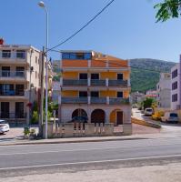 Yellow house apartments - B&B