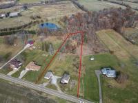 The Farmhouse at 1885-Where Past Meets Present - B&B Navarre